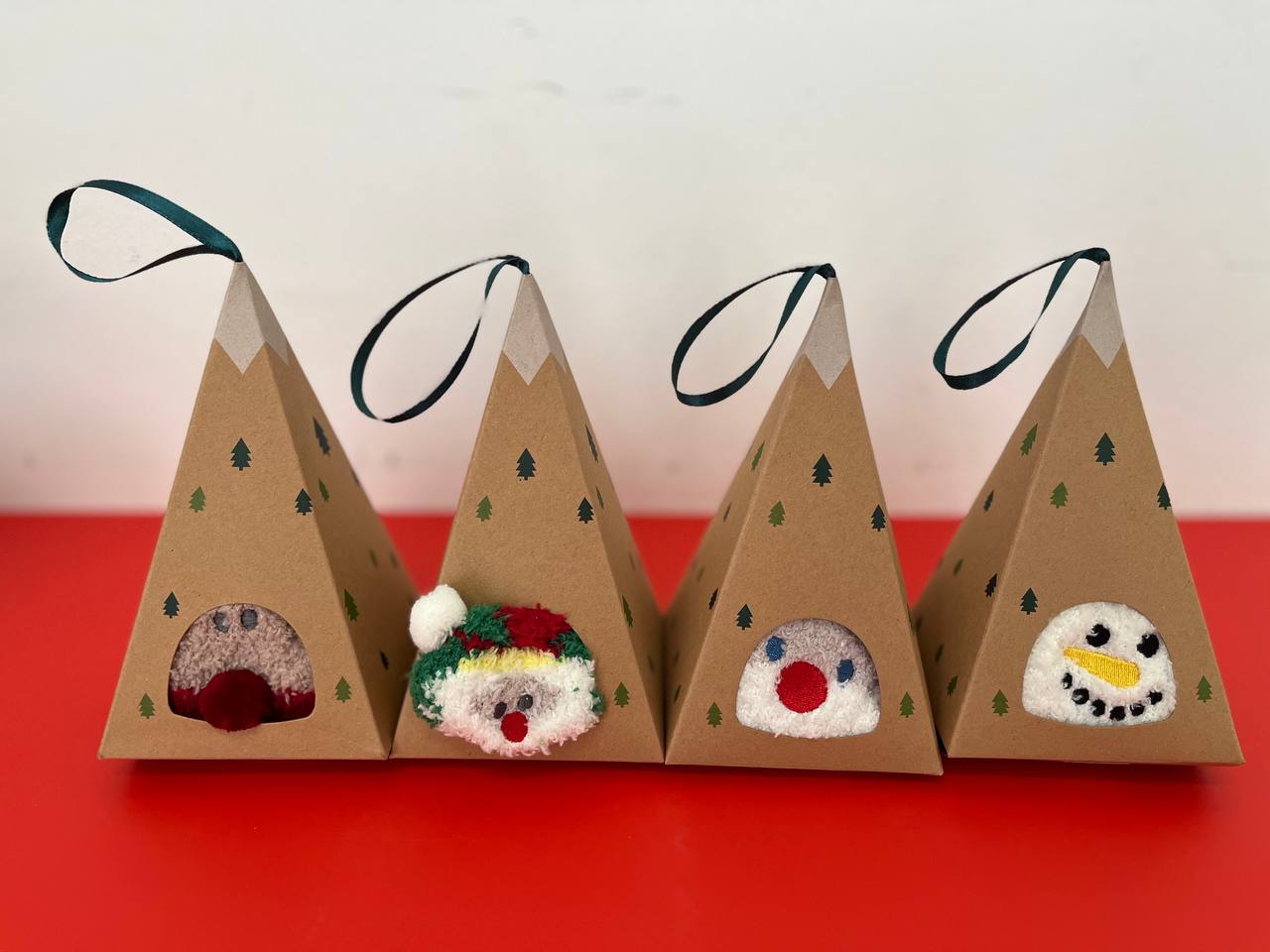 Christmas Tree Box Socks (8 Types)