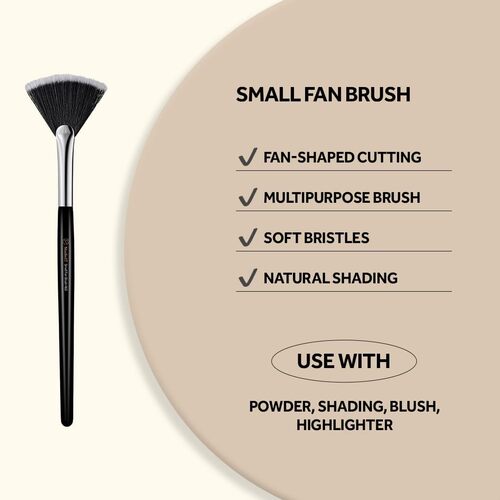STUDIO 17 Small Fan Brush 463