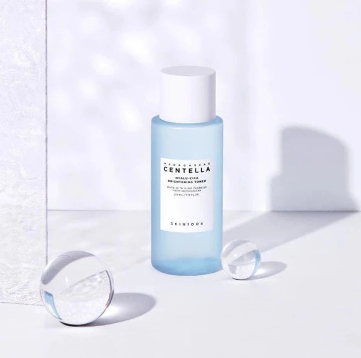 SKIN1004 Madagascar Centella Hyalu-Cica Brightening Toner (210ml)