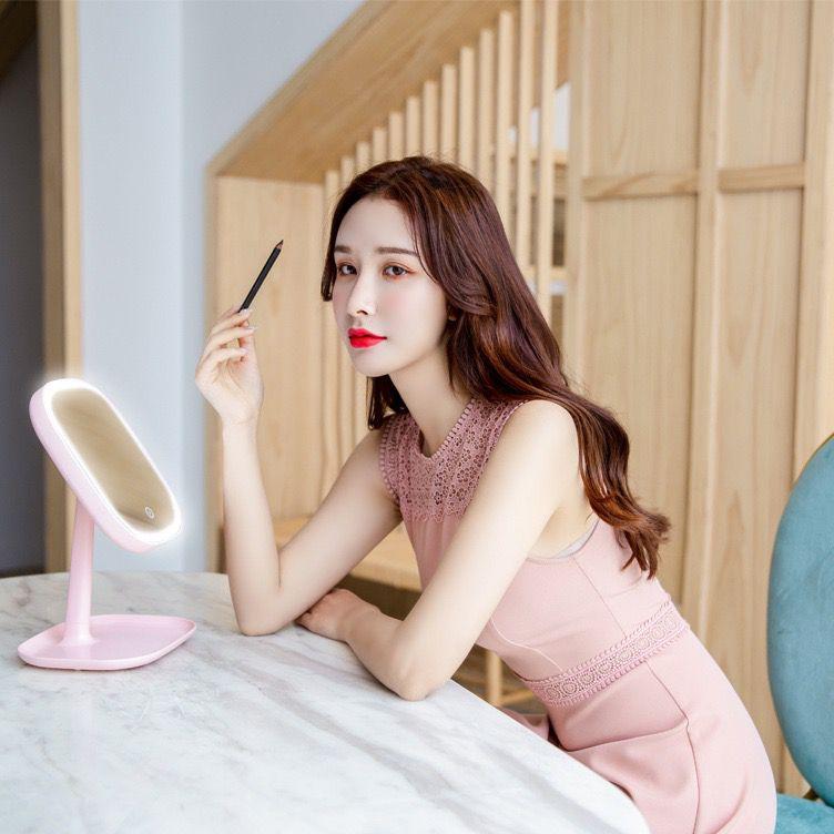 Mini table mirror with LED light