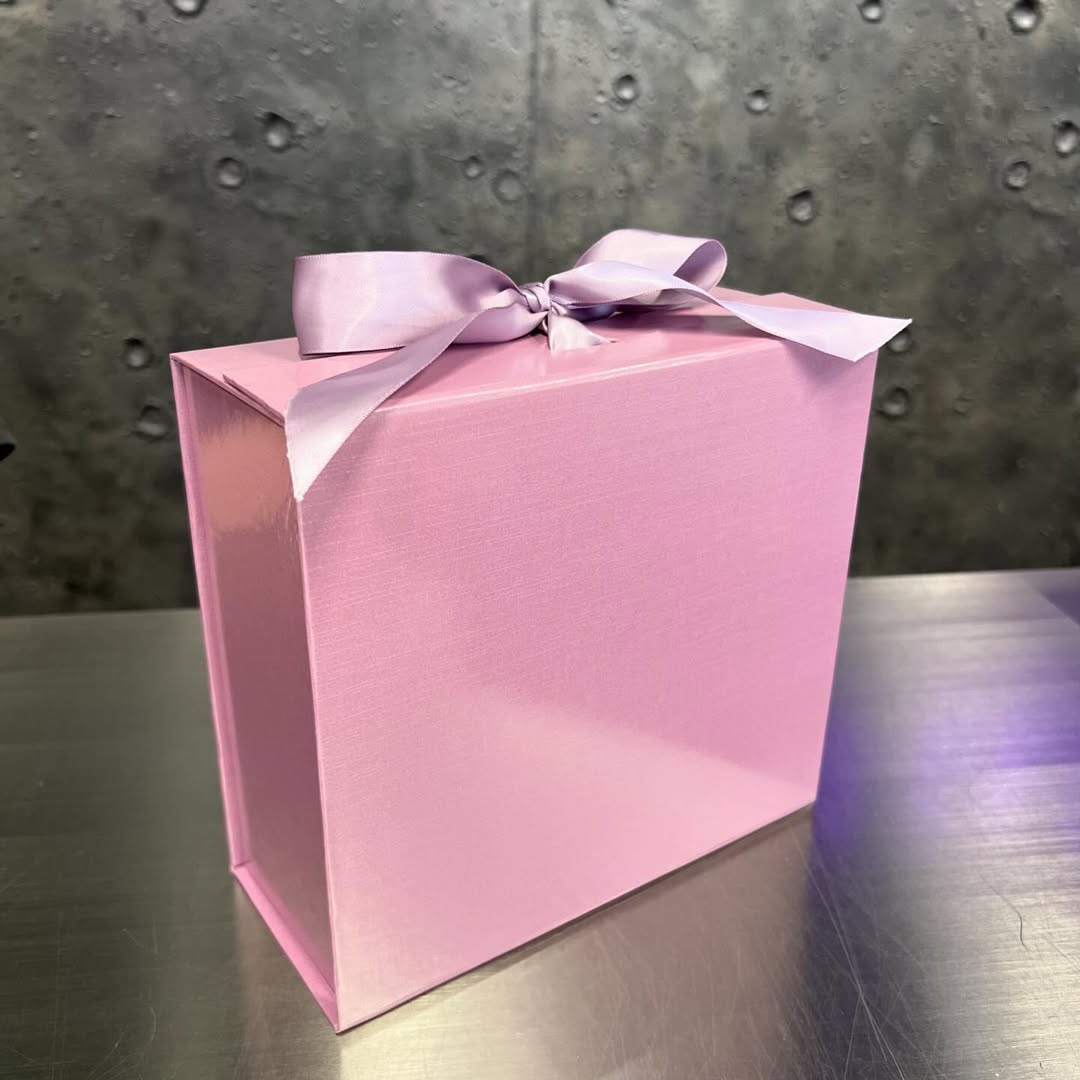GIFT BOX - Foldable Medium with Ribbon