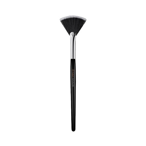 STUDIO 17 Small Fan Brush 463