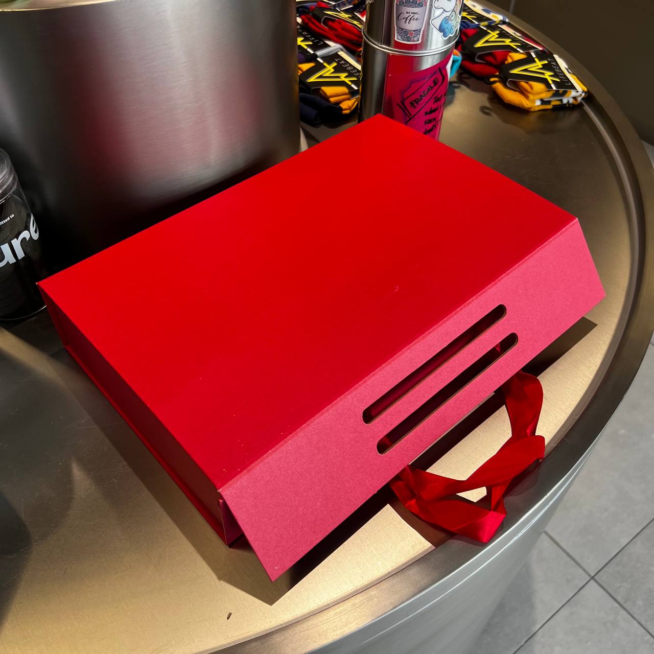 GIFT BOX - Foldable with Ribbon Large