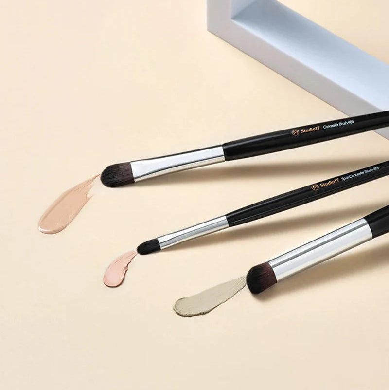 STUDIO 17 Corrector & Concealer Brush 482