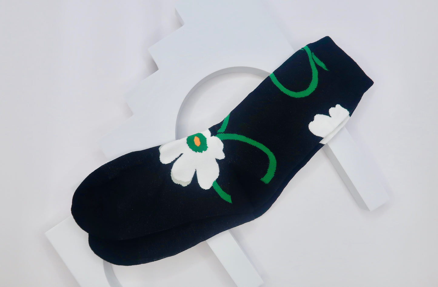 White Daisy Adult Socks