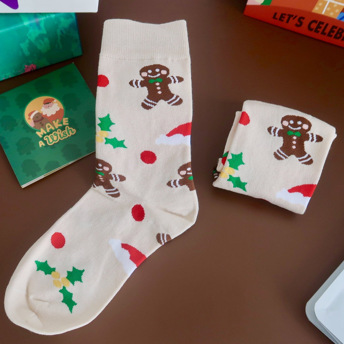 Gingerbread Man Cream Adult Socks