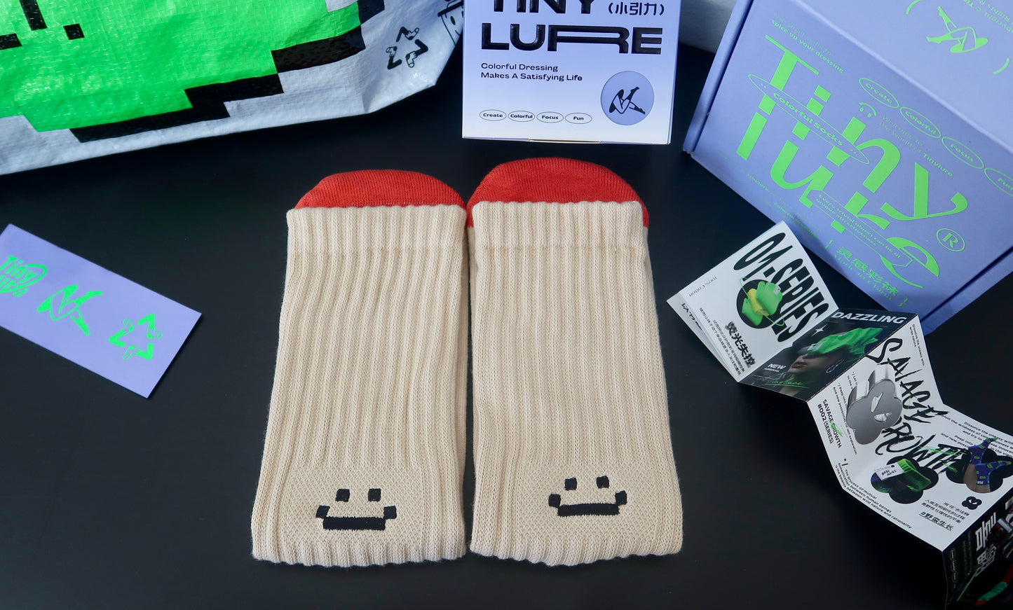 Tiny Lure Smiley Peanut Brown Socks